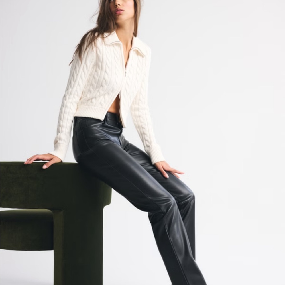 Abercrombie High Rise 90s Straight Vegan Leather Pant (Curve Love)